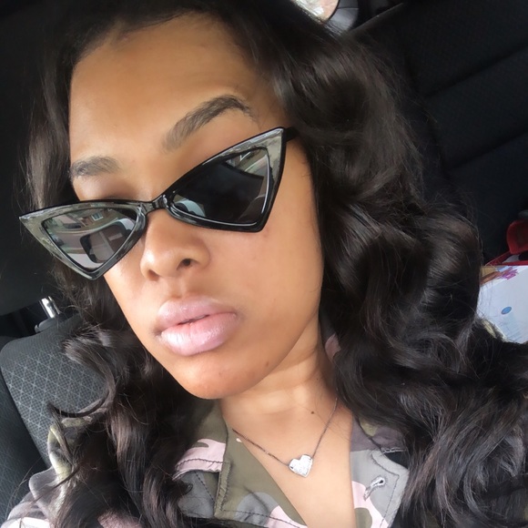 Triangular sunglasses - Picture 2 of 2